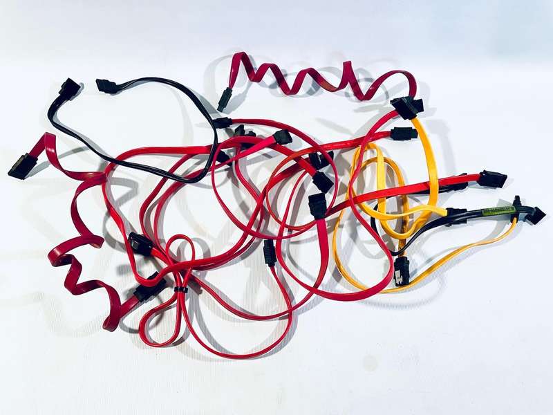 Quantity Used SATA Cables (13 in total)