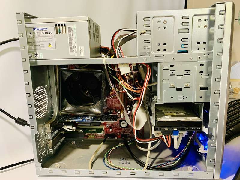 Fujitsu Desktop PC Tower - Nvidea GeForce 210 1GB, Intel Core Duo 1.80GHz, Windows Vista
