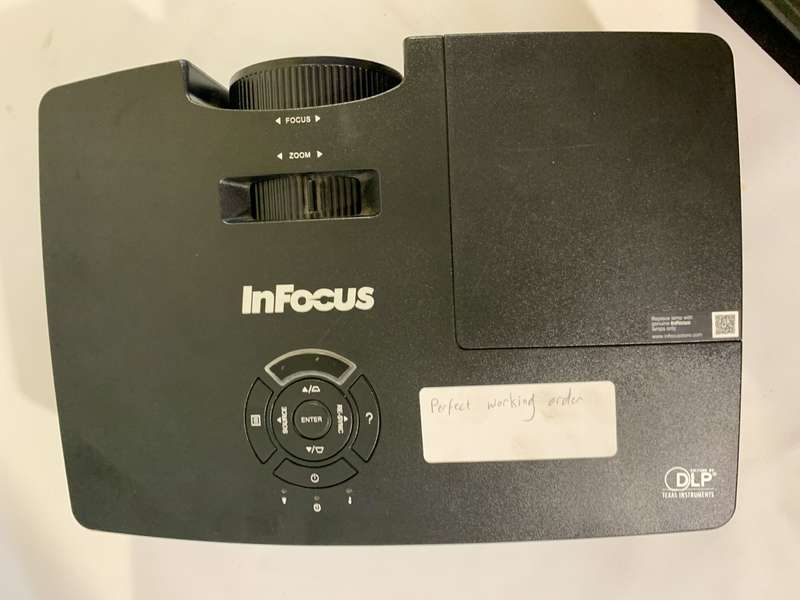 InFocus IN220 DLP Projector