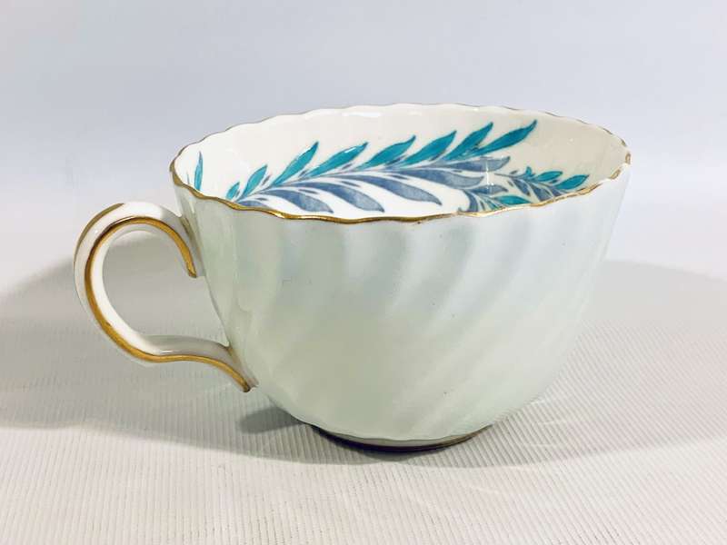 Exquisite Minton Bone China Teacup Trio  Symphony Pattern (S-557)