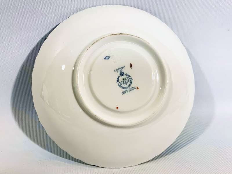 Exquisite Minton Bone China Teacup Trio  Symphony Pattern (S-557)