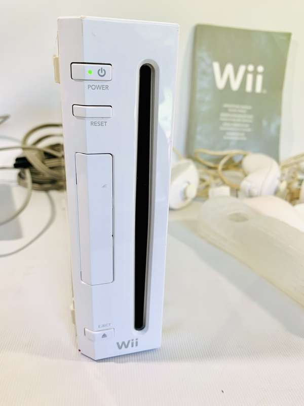 Nintendo Wii Console with Accessories (please read description)