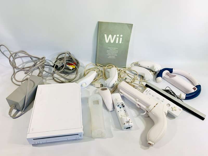 Nintendo Wii Console with Accessories (please read description)