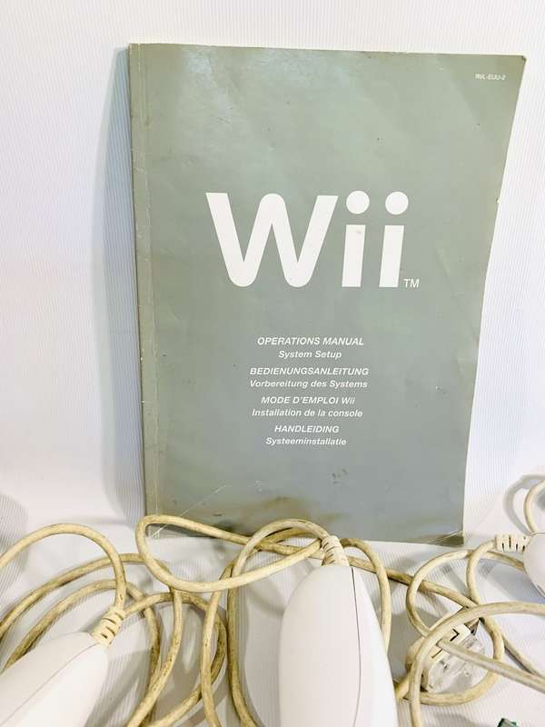 Nintendo Wii Console with Accessories (please read description)