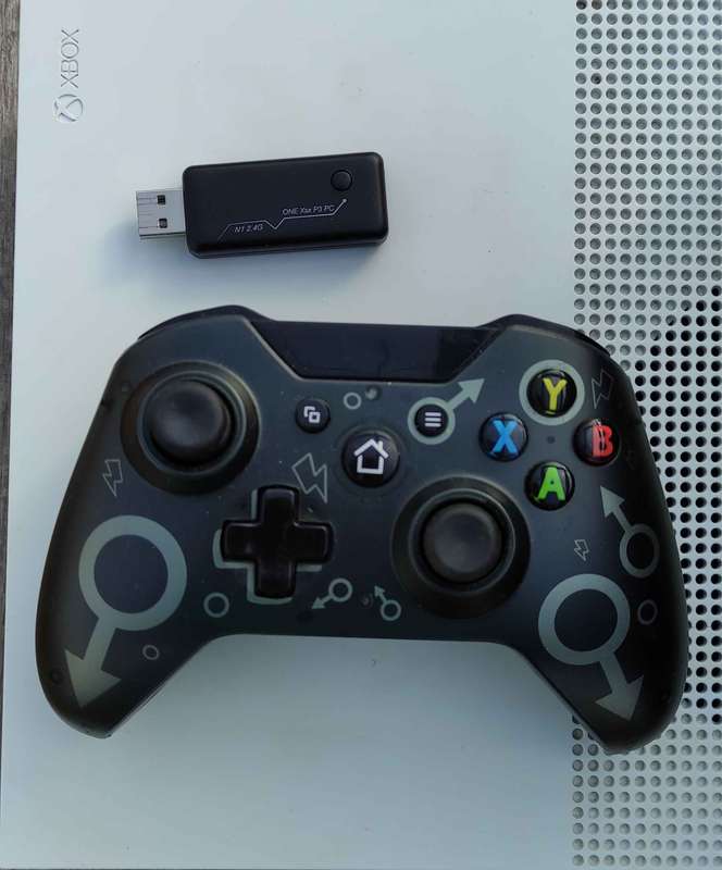 Xbox One S 1TB + 5 games