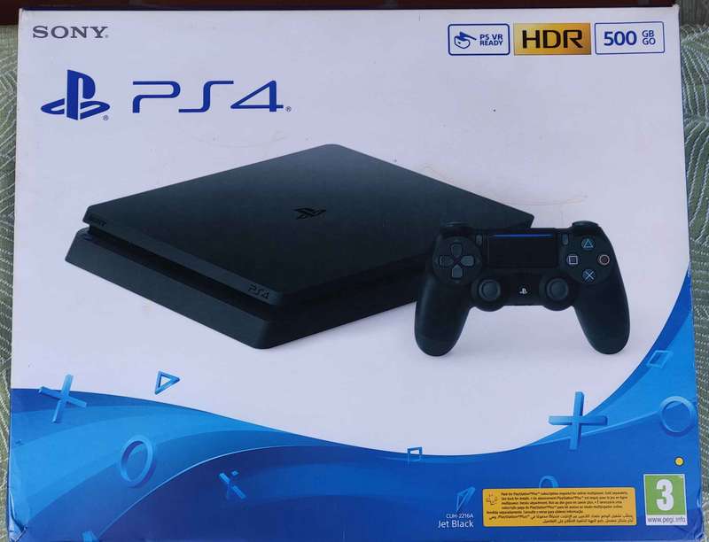 Playstation 4 Slim 500GB + 2 Games