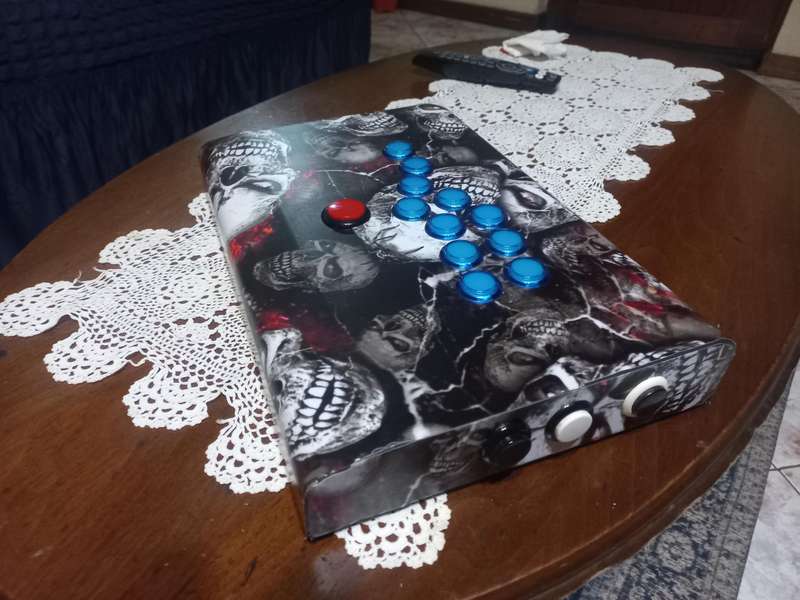 Leverless arcade stick