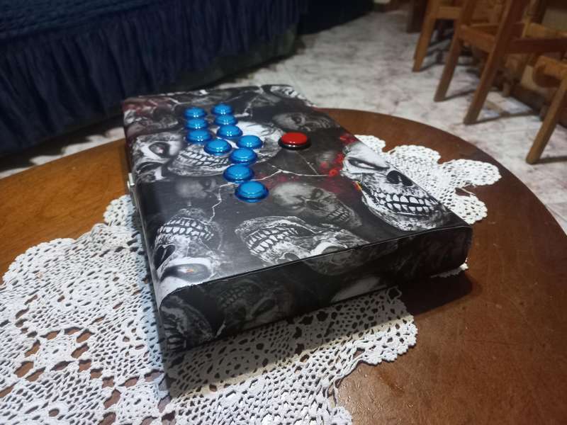 Leverless arcade stick