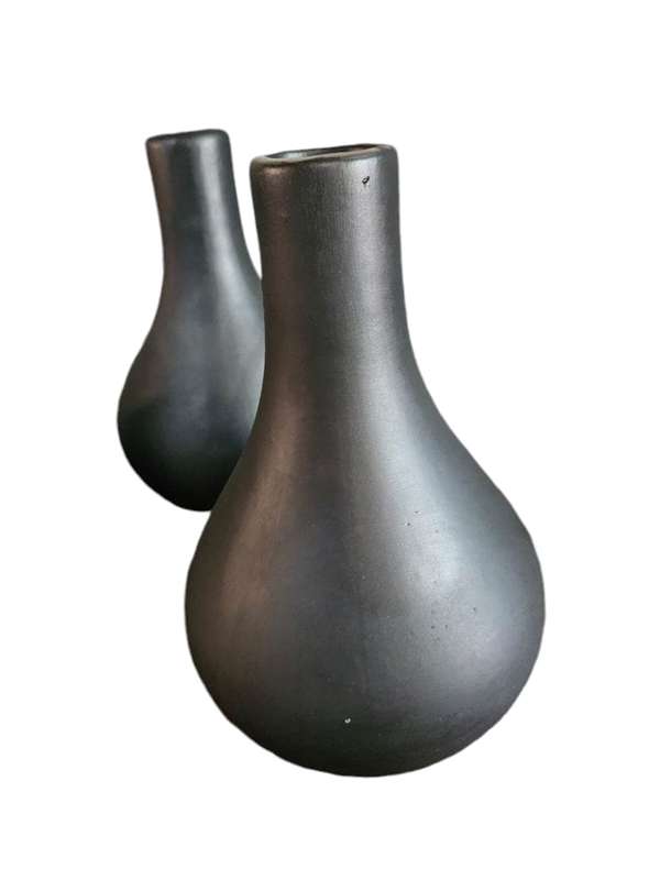 Set black ceramic bud vases