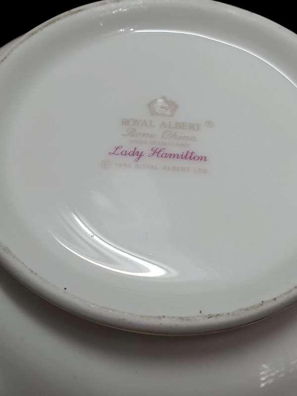 Royal Albert Lady Hamilton 23-piece tea set