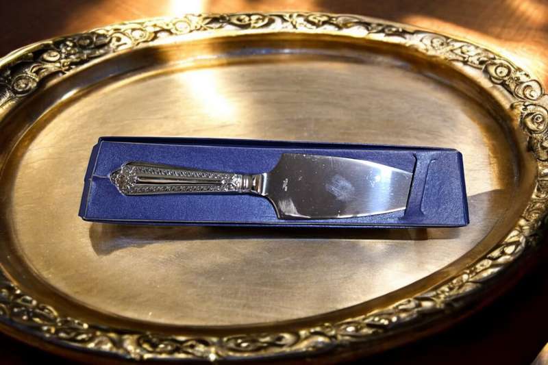 Cake Server