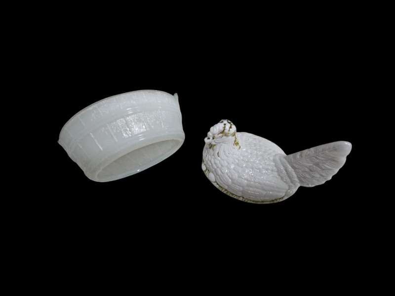 Milk Glass Hen On Nest C1940