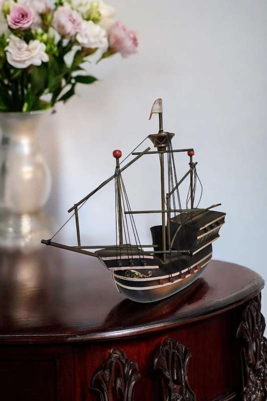 Vintage Santa Maria lamp