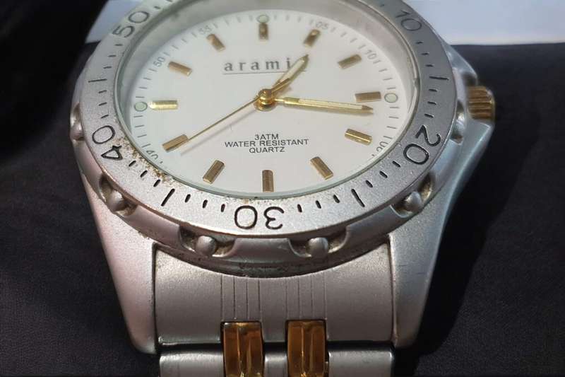 Vintage Aramis quartz men's watch with a stunning gold tone