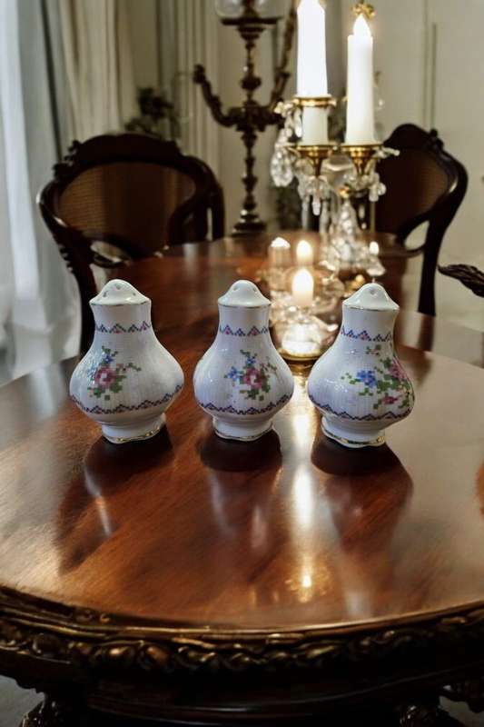 Royal Albert Petite Point set of 3 Salt cellars