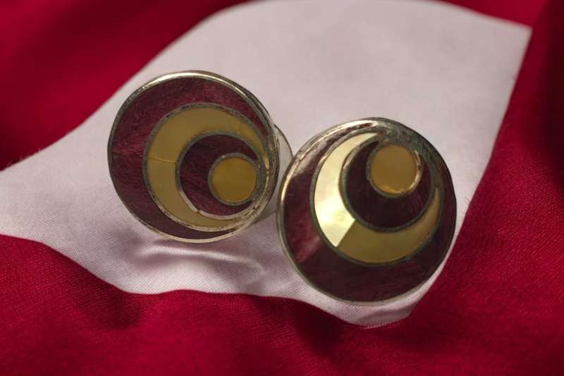 Vintage Maroon & Gold Colored Earrings