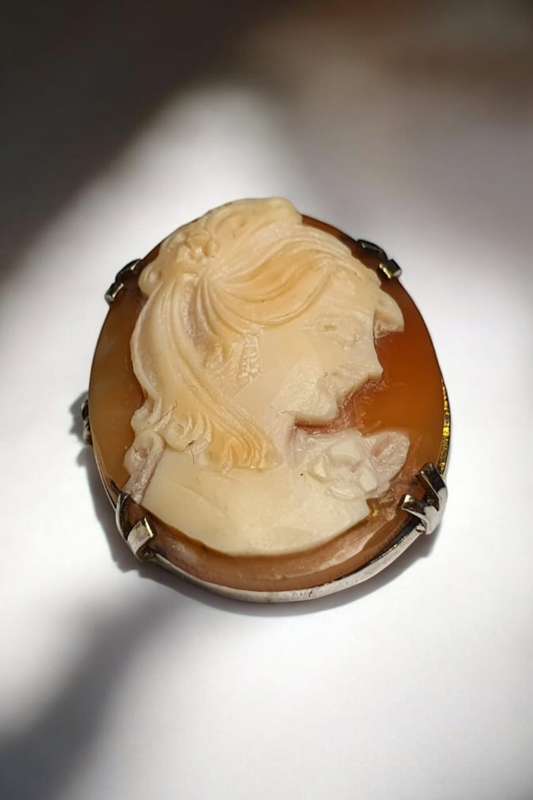 Vintage Cameo Brooch