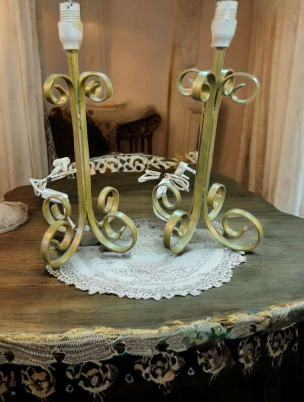 Rustic table lamps.