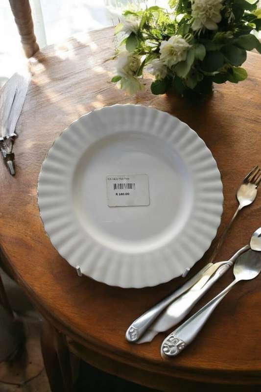 Royal Albert Valdor fish plate