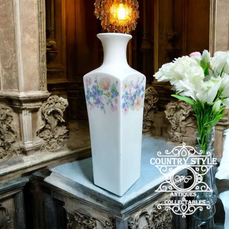 Vintage Wedgwood Angela Posy Vase