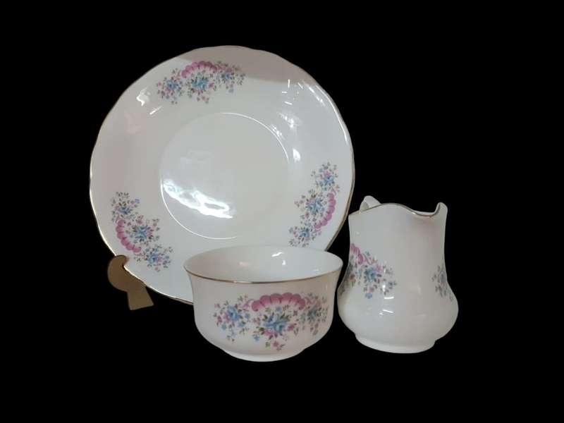 39 PC Queen Anne Set .