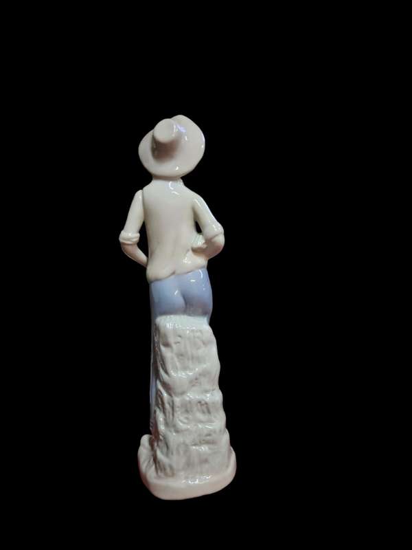 Lladro Style figurine