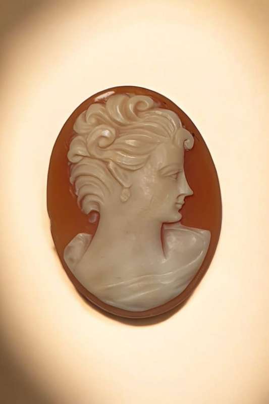 Vintage Cameo