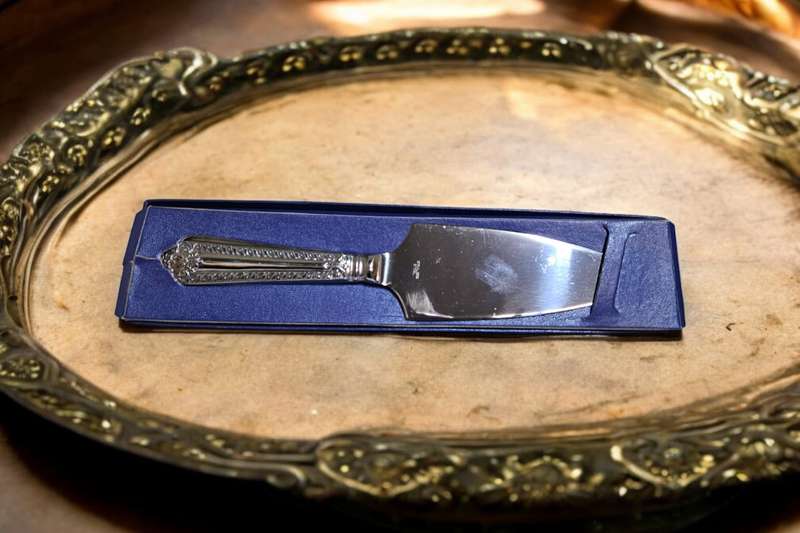 Cake Server