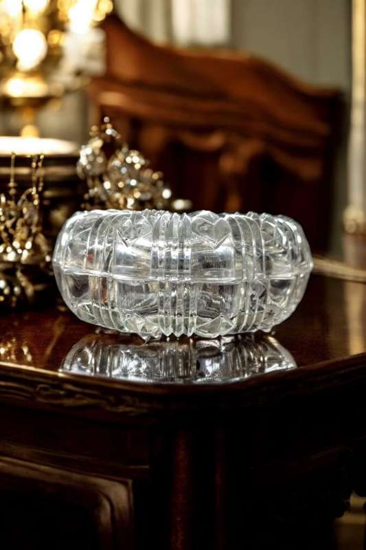 Vintage pressed glass trinket box