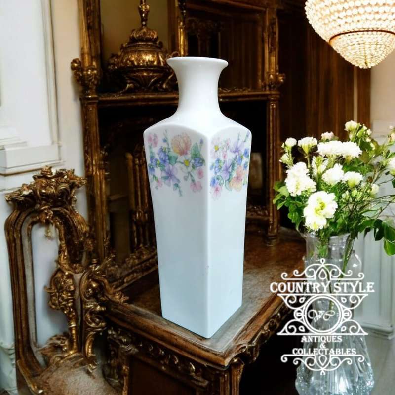 Vintage Wedgwood Angela Posy Vase
