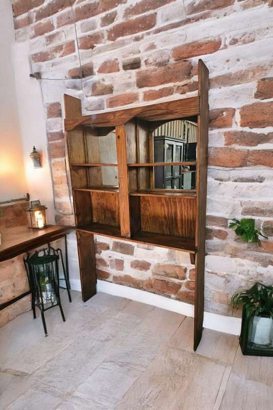 Bar wall shelf