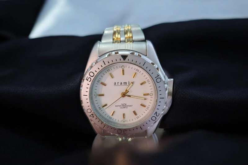 Vintage Aramis quartz men's watch with a stunning gold tone