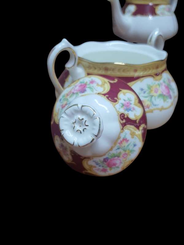Royal Albert Lady Hamilton 23-piece tea set
