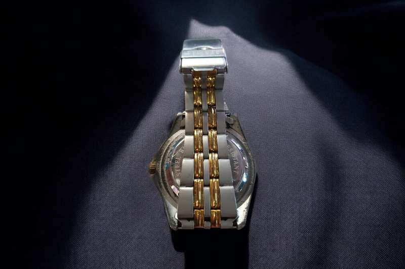 Vintage Aramis quartz men's watch with a stunning gold tone