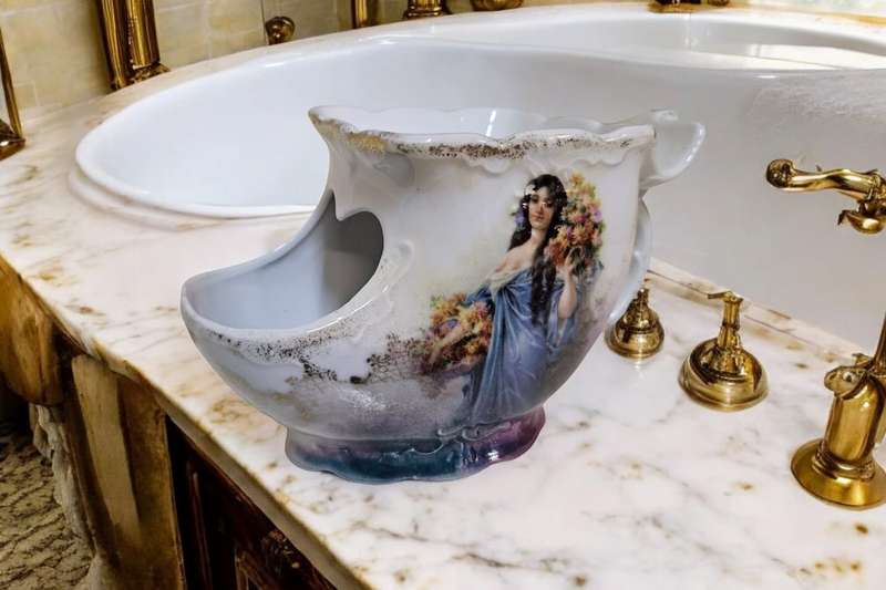 Victorian or Edwardian Shaving Scuttle Mug
