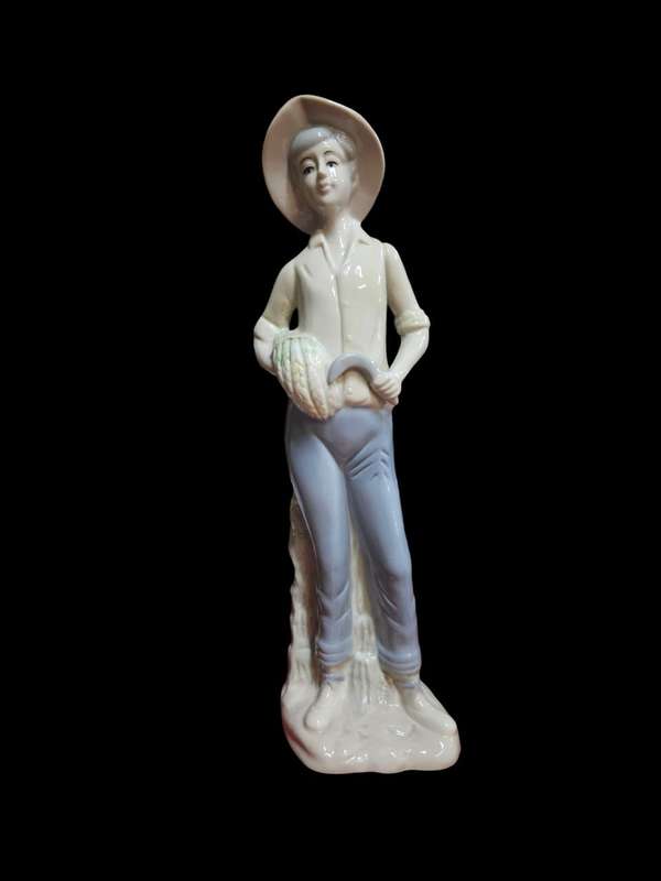 Lladro Style figurine