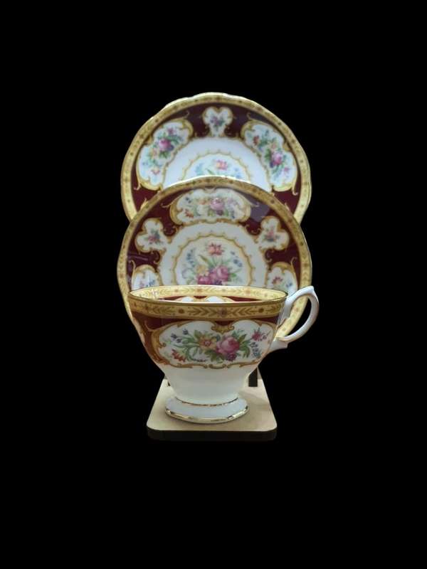 Royal Albert Lady Hamilton 23-piece tea set