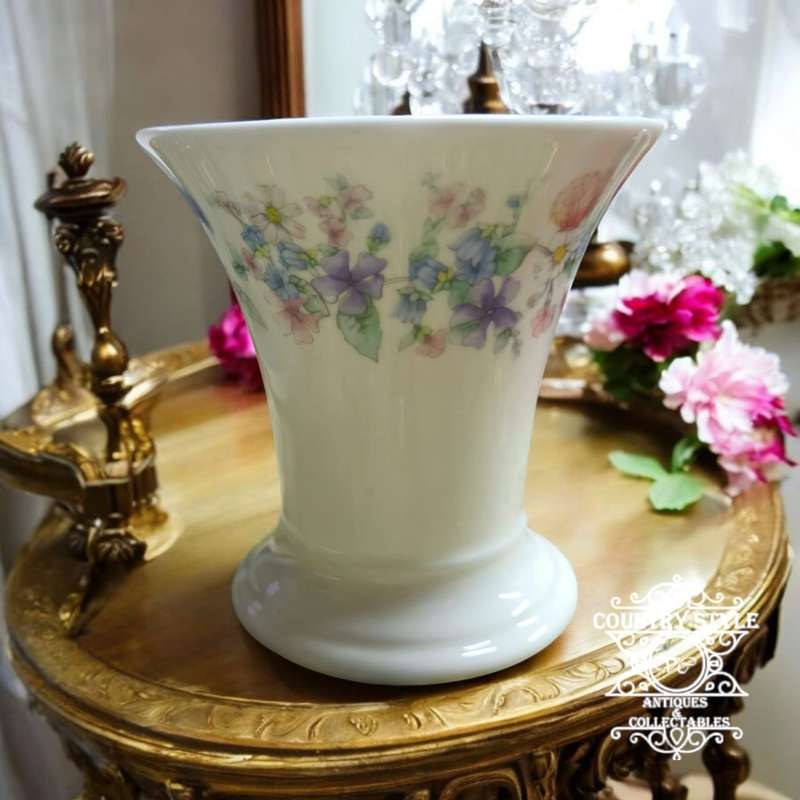 Vintage Wedgwood Angela Posy Vase