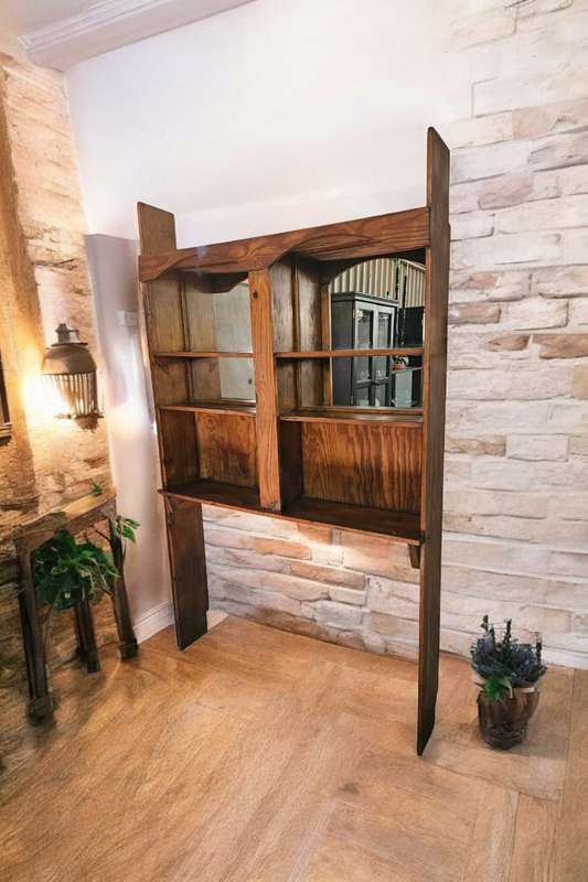 Bar wall shelf