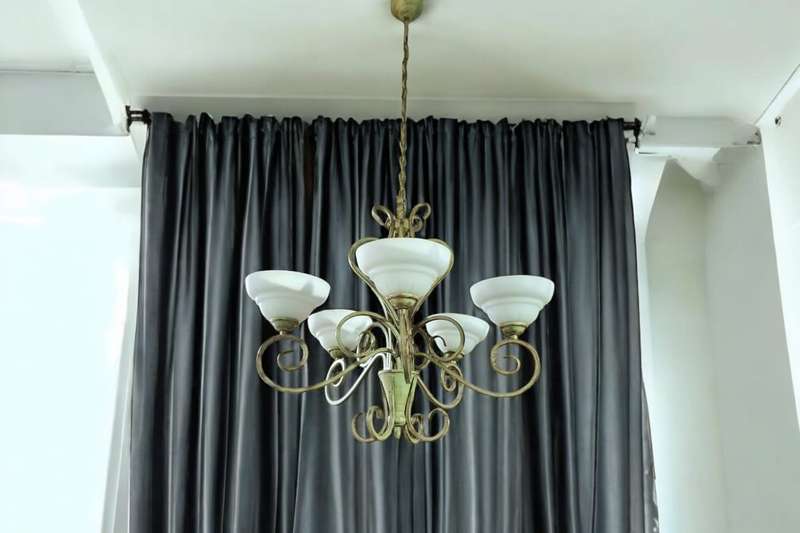5 - Light Classic / Traditional Chandelier