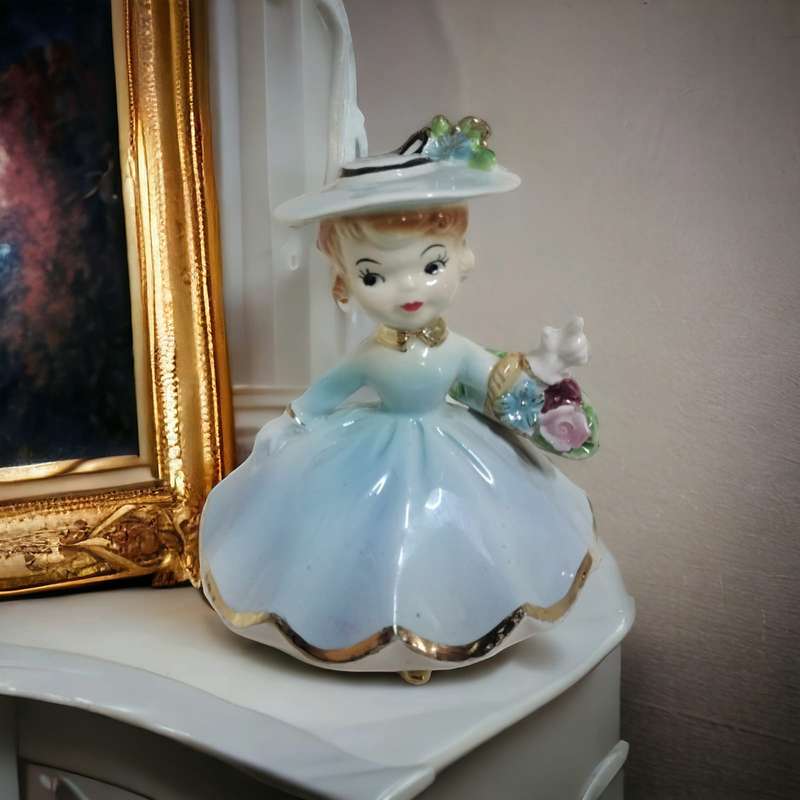 SONSCO Girl figurine