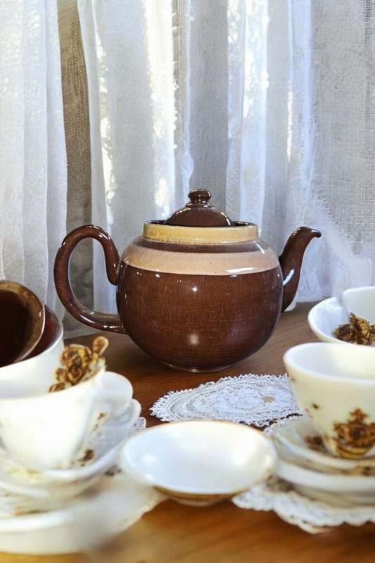 Vintage ALB Teapot 6 cup by Alcock, Lindley & Bloore, from Stoke on Trent, England