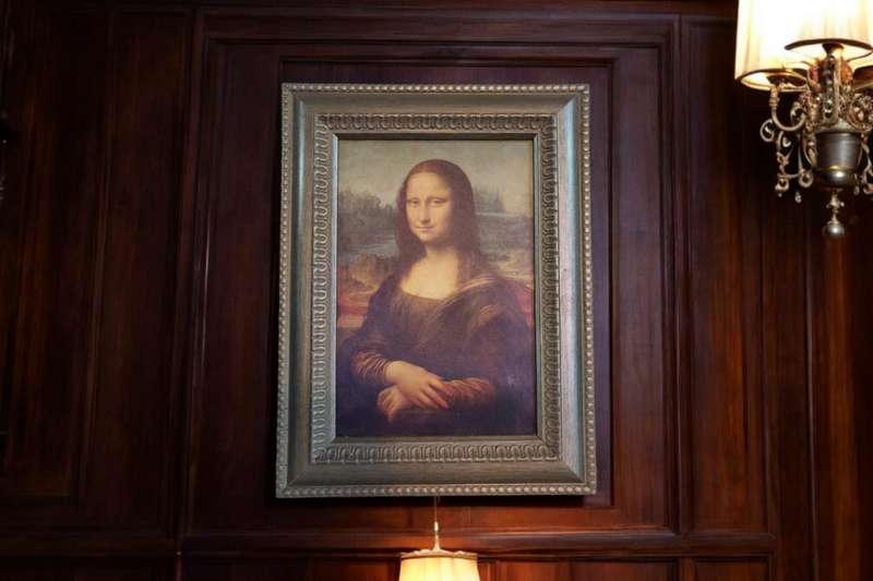 Exquisite Framed Mona Lisa on canvas, a timeless masterpiece 41x32cm