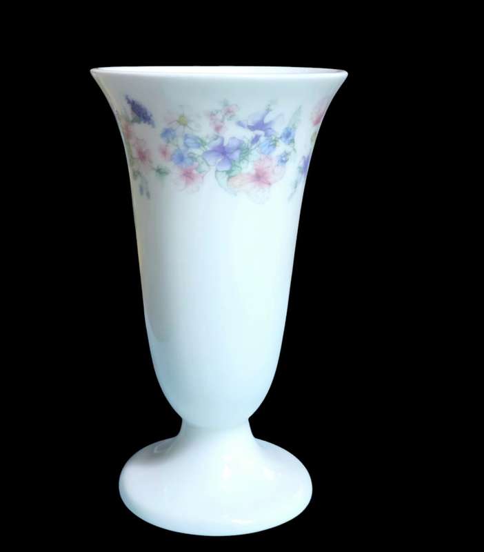 Vintage Wedgwood Angela Posy Vase
