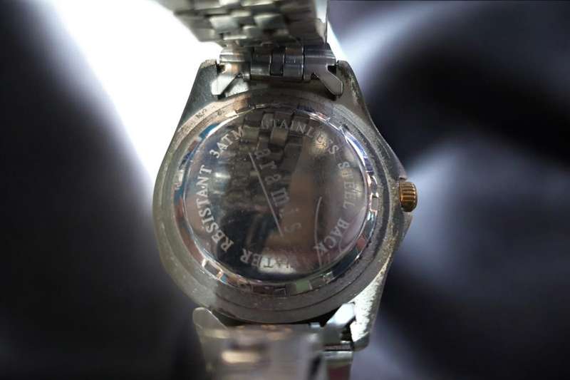 Vintage Aramis quartz men's watch with a stunning gold tone