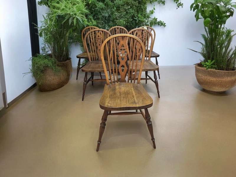 Windsor Six Seater Oak Dining Room set