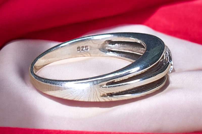 Sterling Silver 925 ring, clear stone Size O/P
