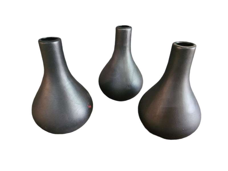 Set black ceramic bud vases
