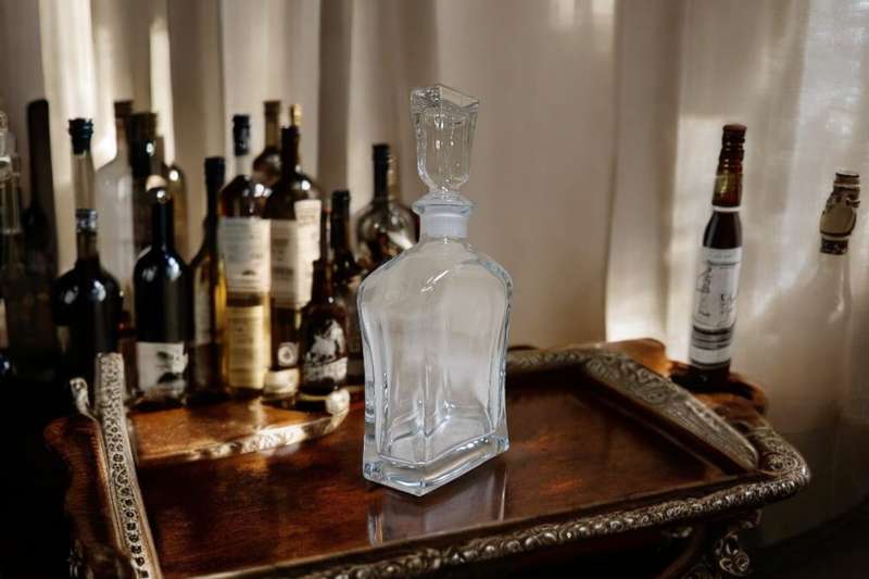 Stunning Vintage hexagonal curved glass whiskey decanter
