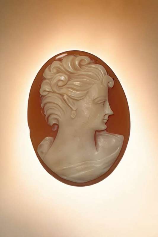 Vintage Cameo